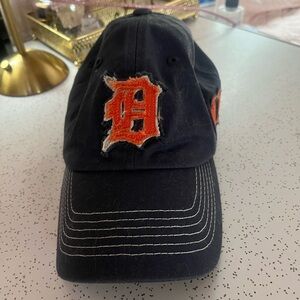Detroit Tigers navy blue adjustable Genuine Merchandise hat. Women’s or men’s